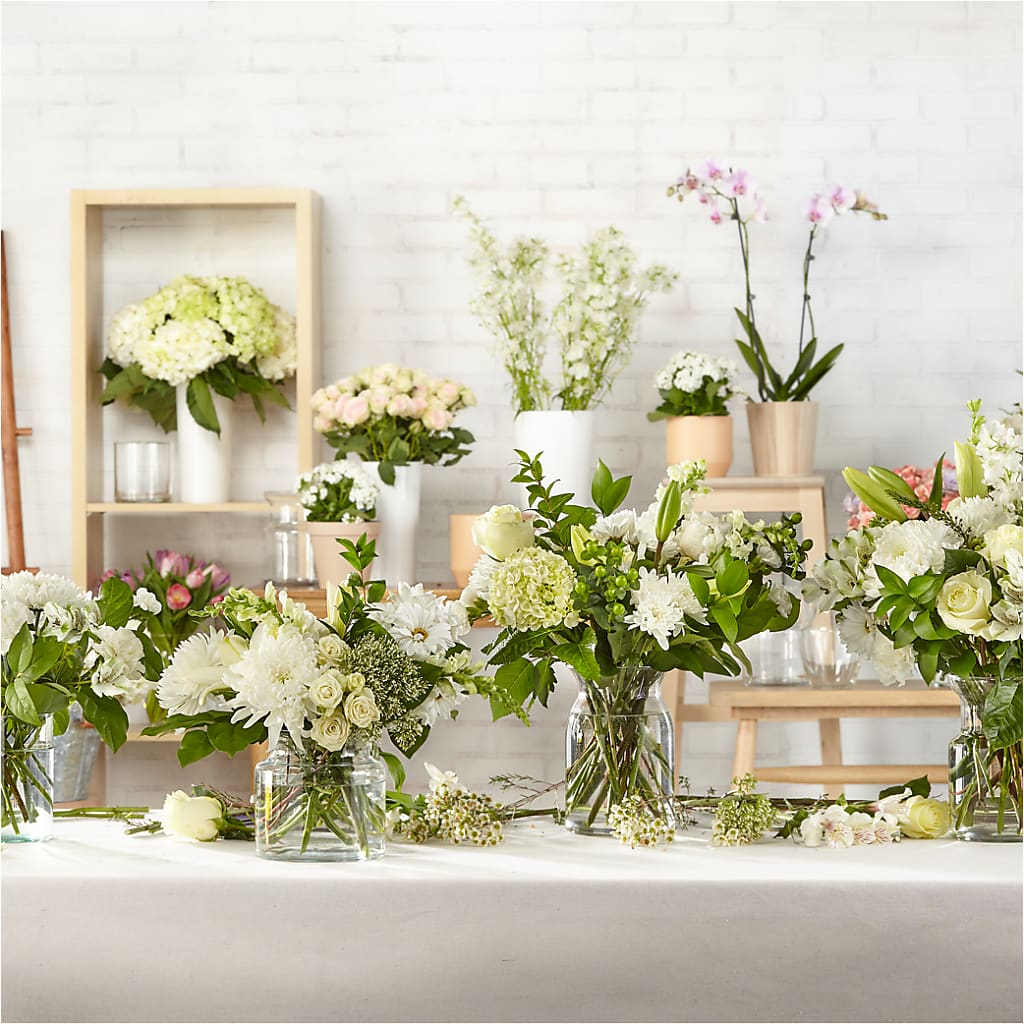 Classic Ivory – A Florist Original – MEME'S FLOWER SHOP LLC, Bay Minette AL