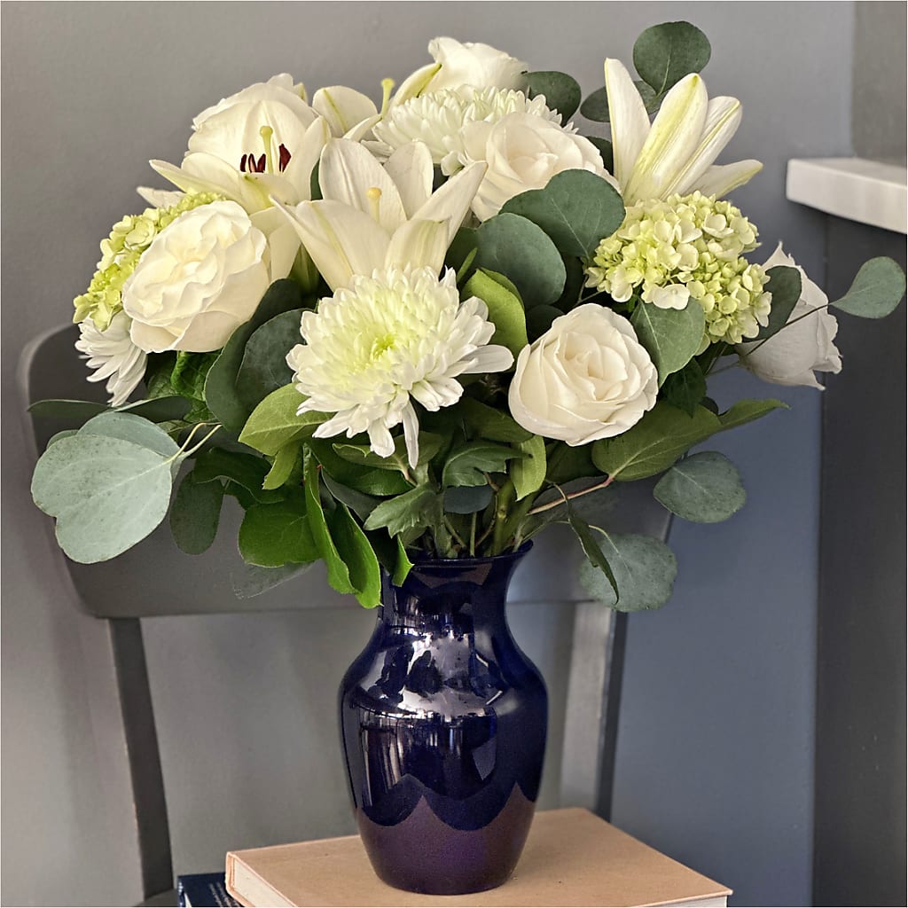 Snowy Dreams Bouquet – MEME'S FLOWER SHOP LLC, Bay Minette AL